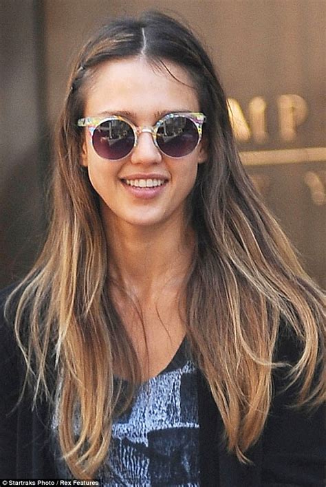 Jessica Alba Glasses & Sunglasses 